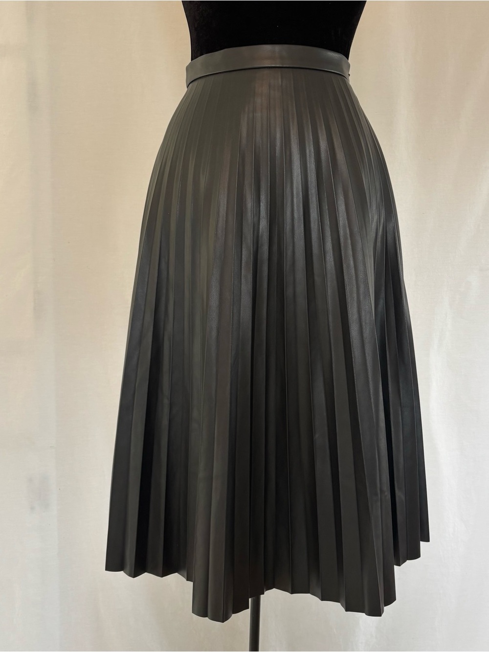 7 For All Mankind Faux Leather Pleated Midi Skirt Goth Dark Academia
